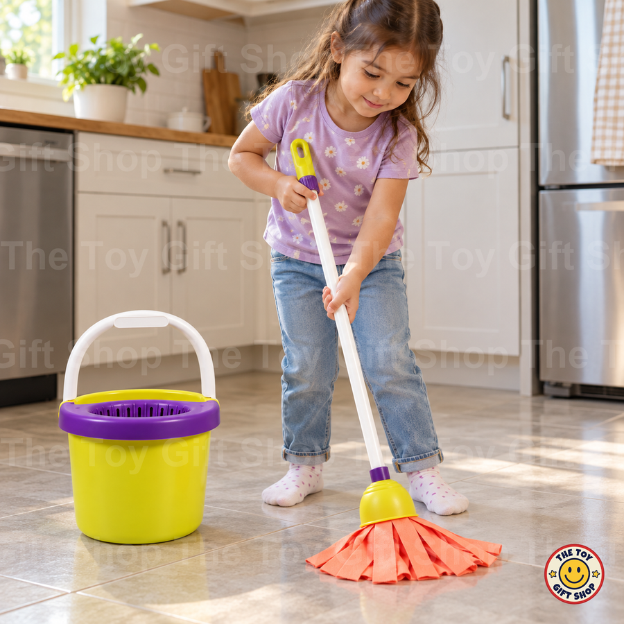 Little Helper Cleaning Set with Bucket and Mop