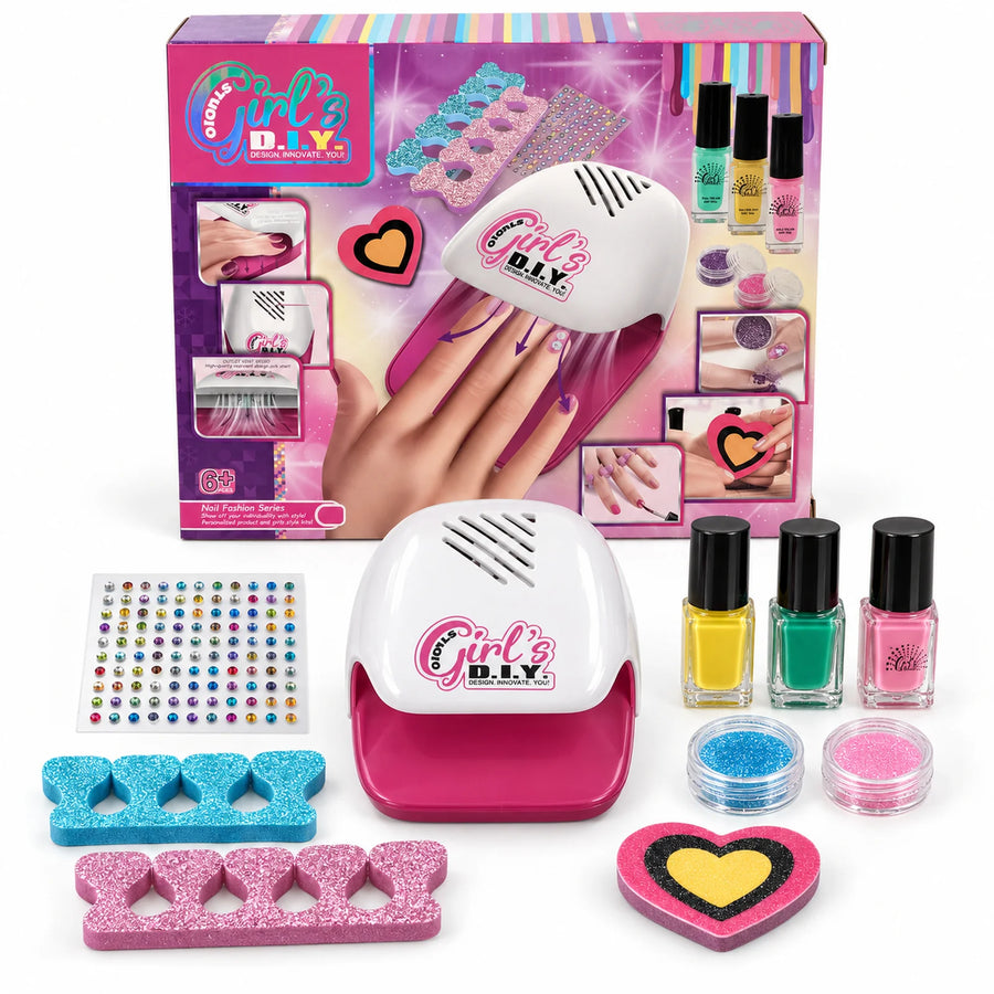 Fashionable Nails Set and its box.